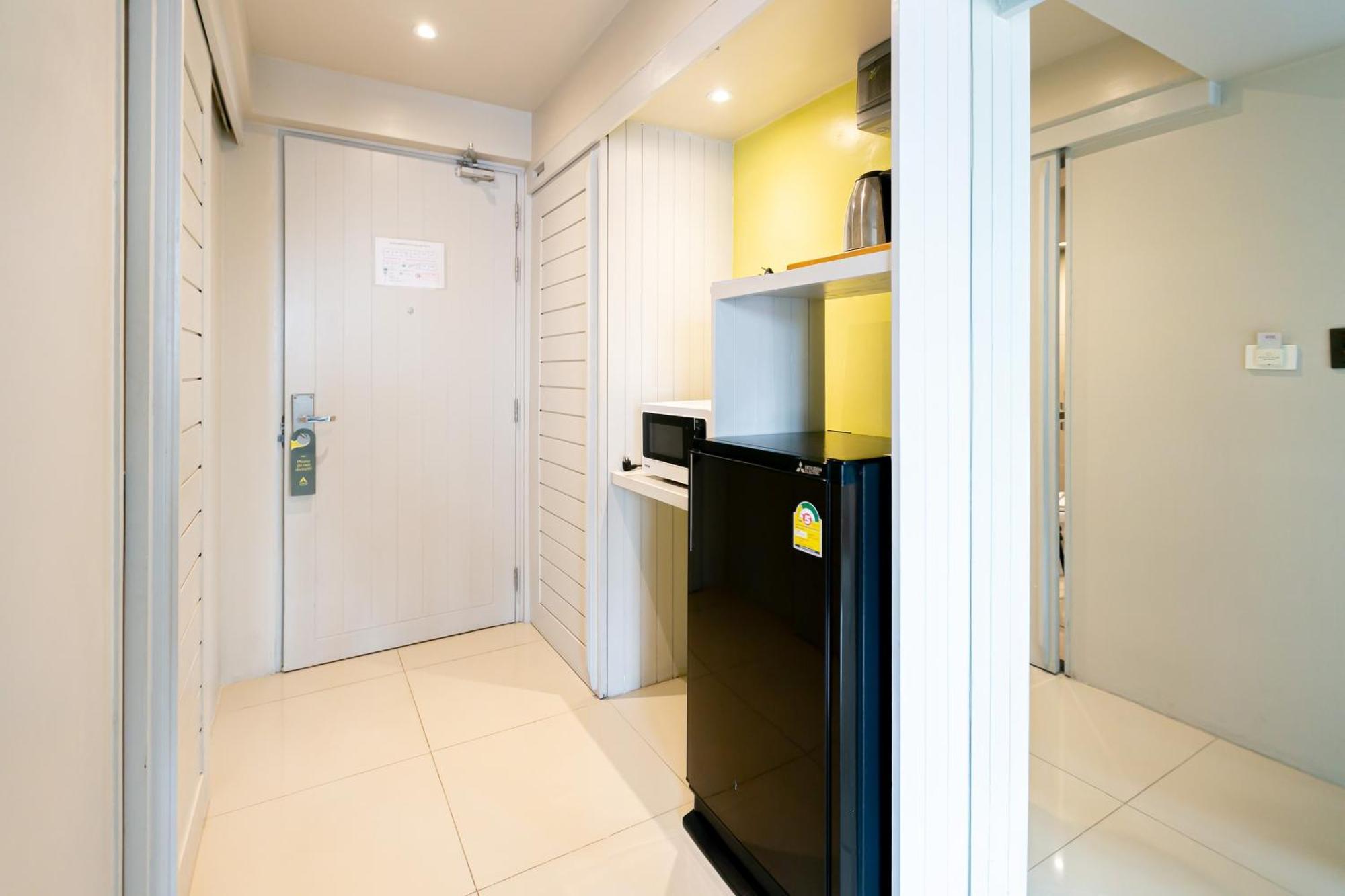 A Room Bangkok Sathorn Екстериор снимка