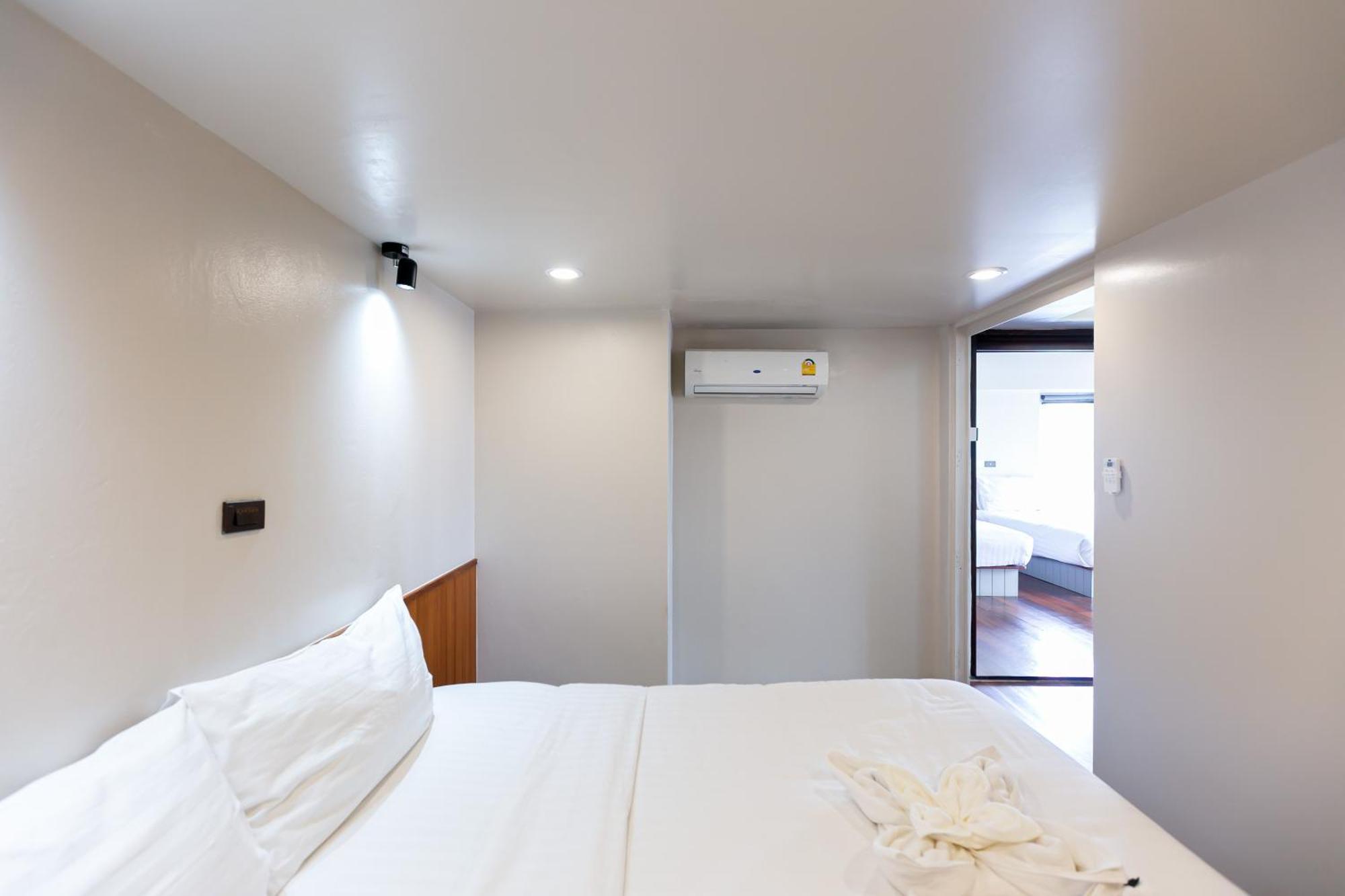 A Room Bangkok Sathorn Екстериор снимка