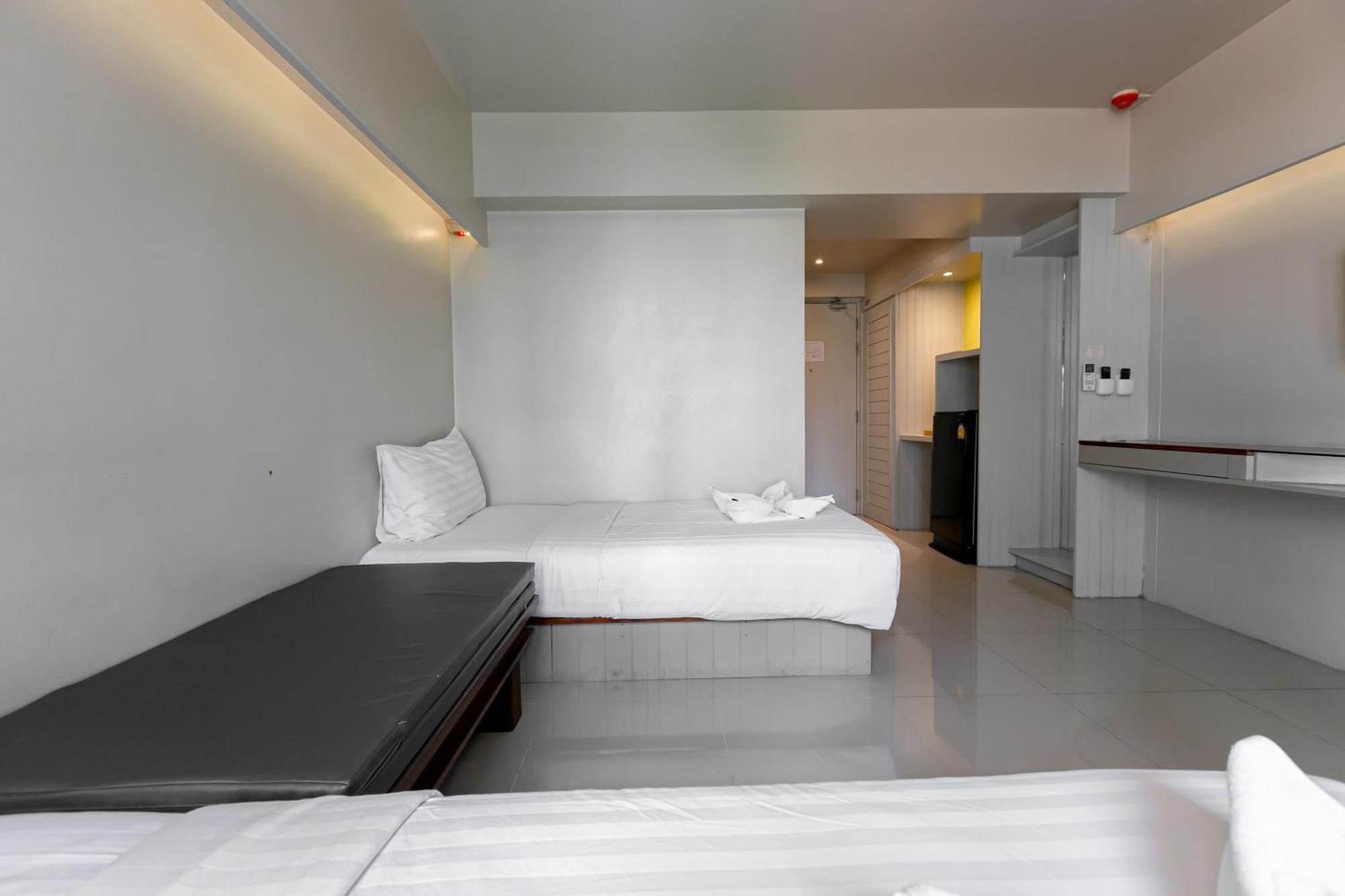 A Room Bangkok Sathorn Екстериор снимка