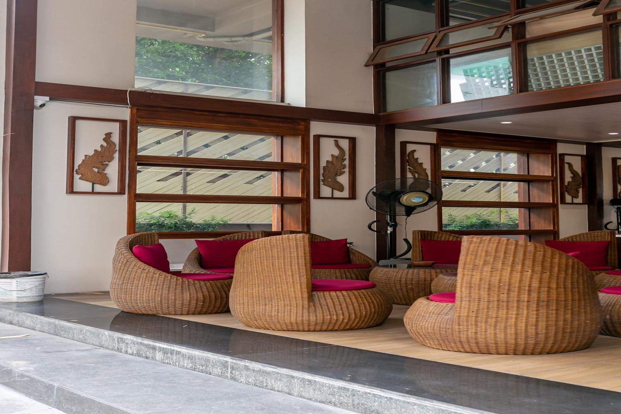 A Room Bangkok Sathorn Екстериор снимка