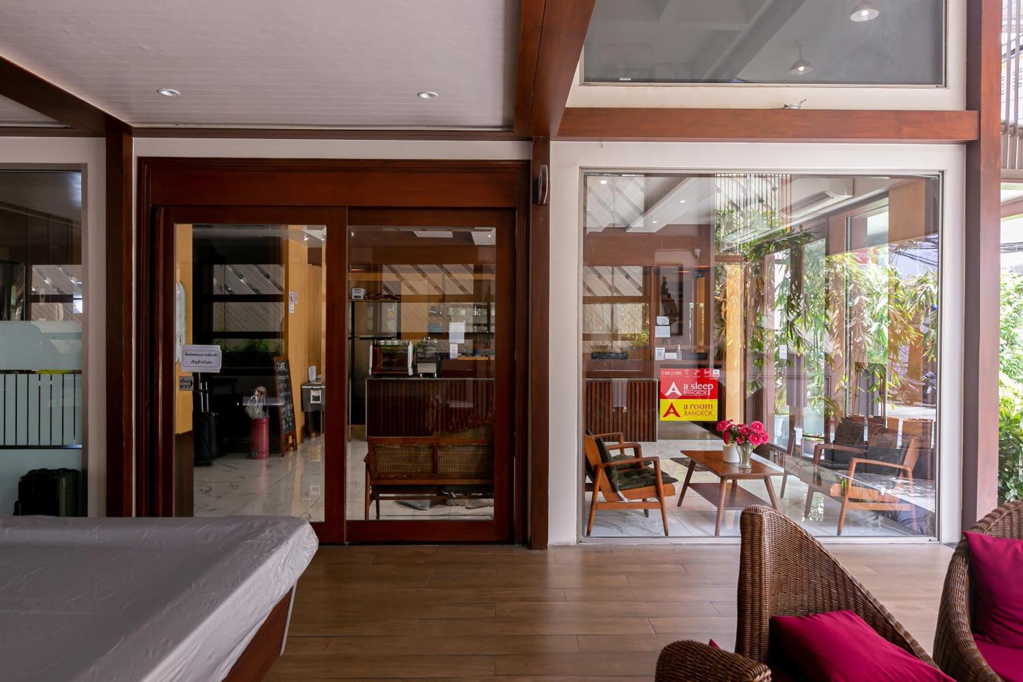 A Room Bangkok Sathorn Екстериор снимка