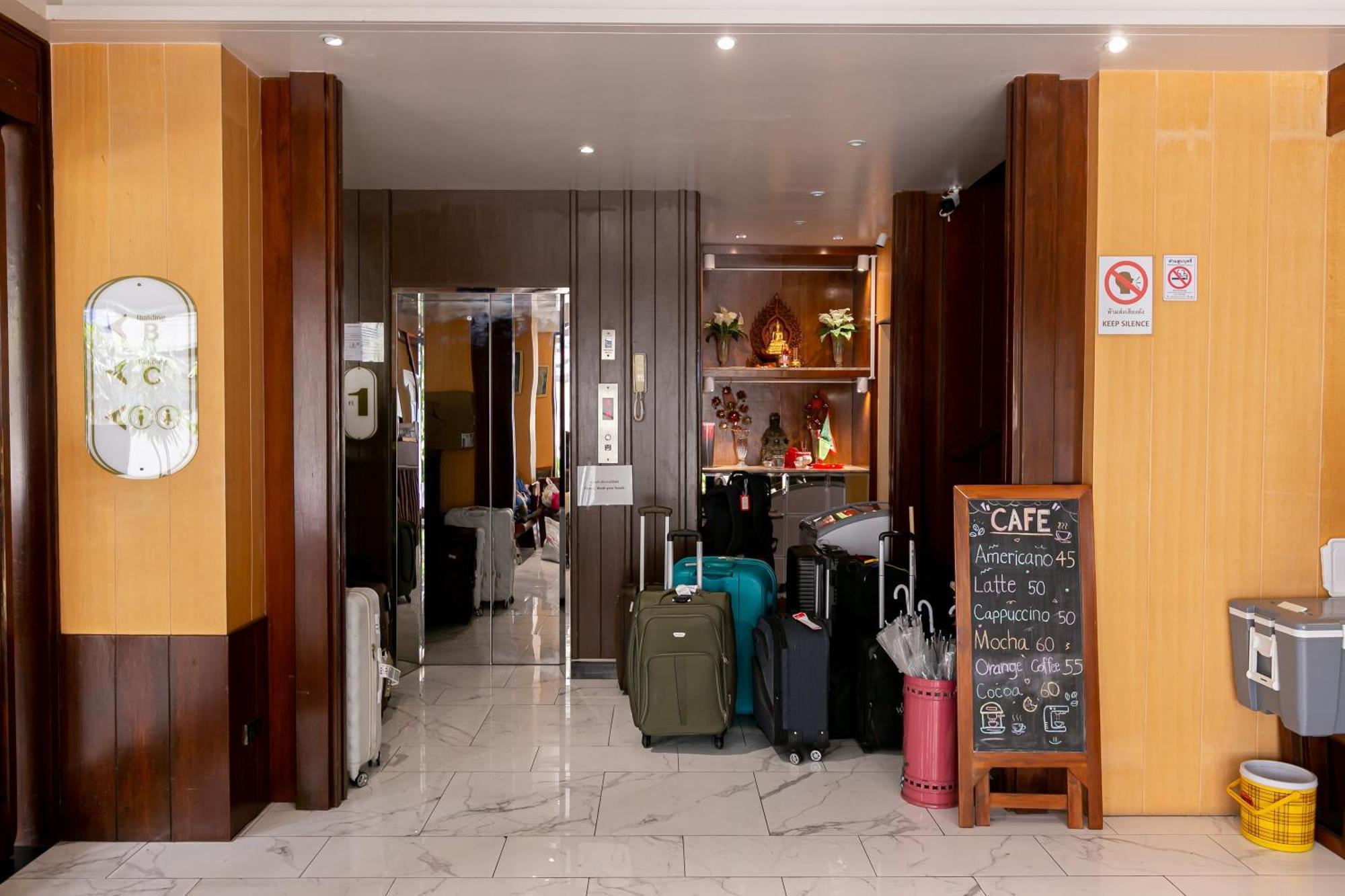 A Room Bangkok Sathorn Екстериор снимка